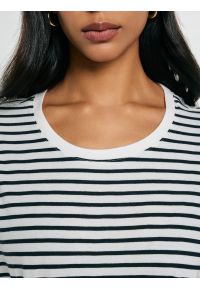 Big-Star - Koszulka damska w paski biało-granatowa Aleksa 403. Okazja: na co dzień. Kolor: niebieski. Materiał: dzianina, bawełna, żakard. Wzór: paski. Styl: casual, klasyczny #4