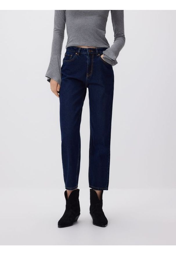 Reserved - Jeansy mom fit - granatowy. Kolor: niebieski