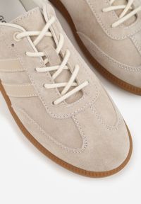 Renee - Beżowe Płaskie Sneakersy ze Skóry Naturalnej z Ozdobnymi Paskami Nelarielis. Okazja: na spacer, na co dzień. Zapięcie: pasek. Kolor: beżowy. Materiał: skóra. Wzór: paski. Sport: turystyka piesza #8