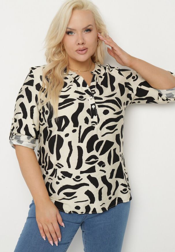 Born2be - Jasnobeżowa Koszula z Wiskozą Zdobiona Geometrycznym Wzorem Melivis. Okazja: na co dzień, na spacer. Typ kołnierza: dekolt w kształcie V. Kolekcja: plus size. Kolor: beżowy. Materiał: wiskoza. Wzór: aplikacja, geometria. Styl: elegancki, casual