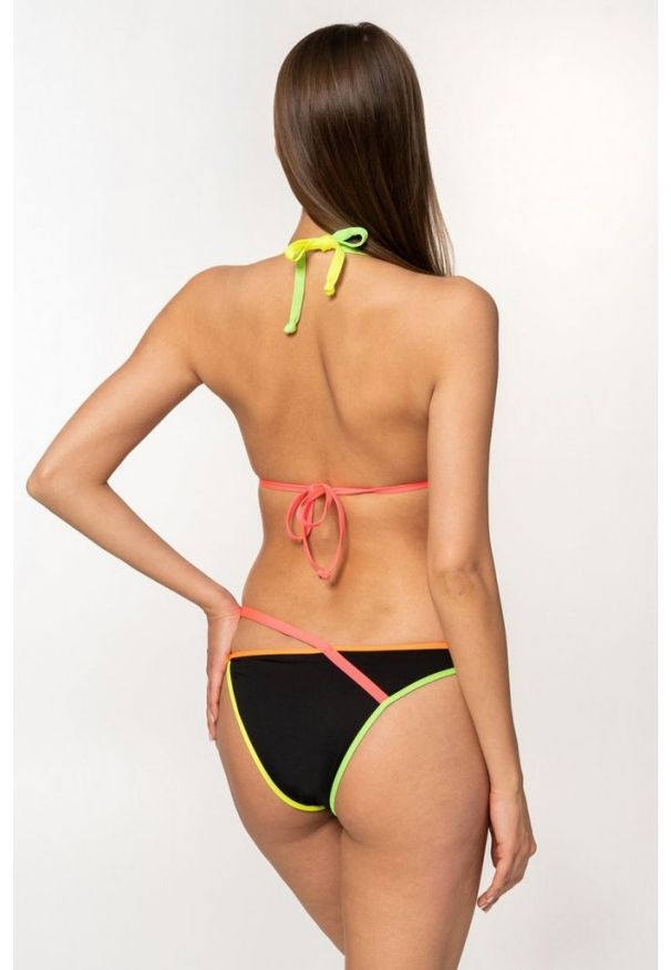 MOSCHINO Czarna góra od bikini z neonowymi lamówkami. Kolor: czarny. Wzór: aplikacja