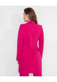 MARLU - Różowa sukienka marynarkowa. Okazja: na co dzień. Kolor: różowy, wielokolorowy, fioletowy. Materiał: wełna, tkanina. Długość rękawa: długi rękaw. Długość: długie. Styl: casual #3