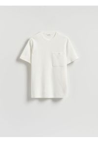 Reserved - Strukturalny t-shirt comfort fit - złamana biel. Materiał: bawełna, dzianina