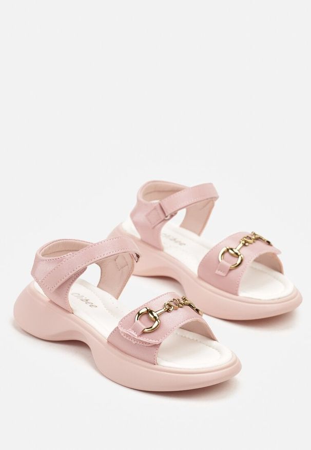 Born2be - Różowe Sandały ze Skórzaną Wkładką i Ozdobną Klamrą Tiaviona. Okazja: na imprezę, na co dzień. Zapięcie: klamry. Kolor: różowy. Materiał: skóra. Sezon: lato. Styl: casual, klasyczny