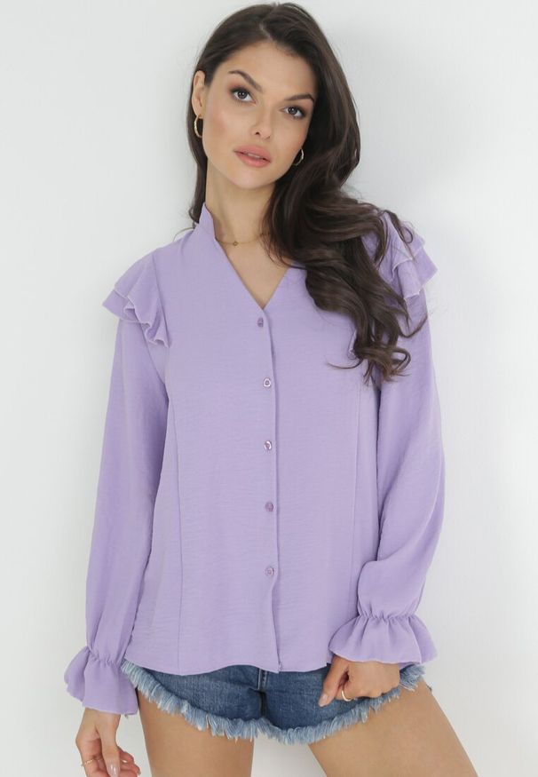 Born2be - Fioletowa Koszula z Falbankami Sireguna. Typ kołnierza: kołnierz z falbankami. Kolor: fioletowy. Długość: długie. Wzór: aplikacja. Styl: elegancki