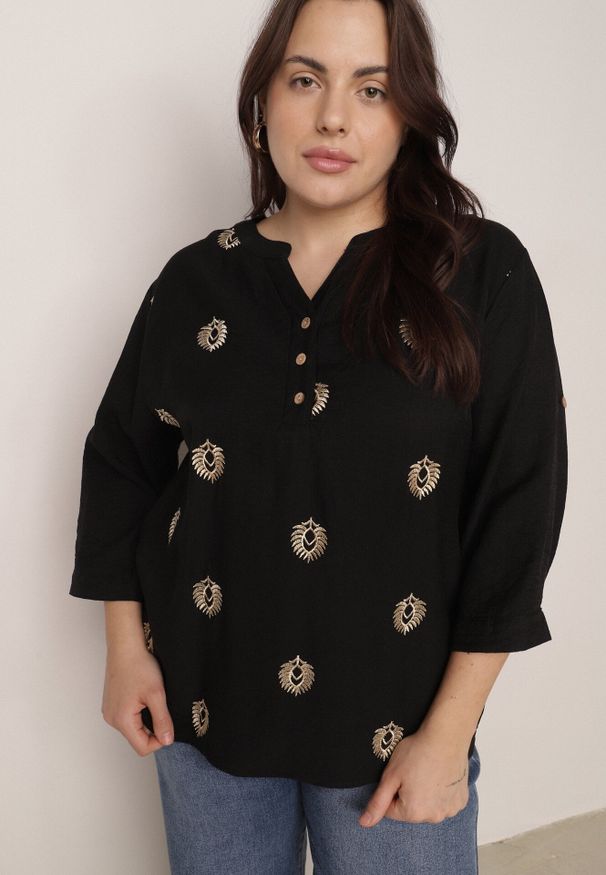 Born2be - Czarna Wiskozowa Koszula Boho z Haftem i Podpinanymi Rękawami 3/4 Cheridenah. Okazja: na co dzień. Kolekcja: plus size. Kolor: czarny. Materiał: wiskoza. Wzór: haft. Styl: boho