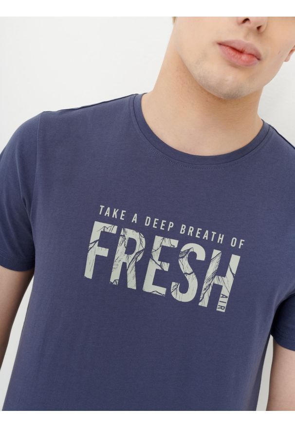 outhorn - T-shirt z nadrukiem męski. Materiał: bawełna, jersey, materiał. Wzór: nadruk