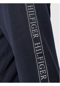 TOMMY HILFIGER - Tommy Hilfiger Spodnie dresowe Branded Tape MW0MW20315 Granatowy Regular Fit. Kolor: niebieski. Materiał: dresówka, bawełna #5