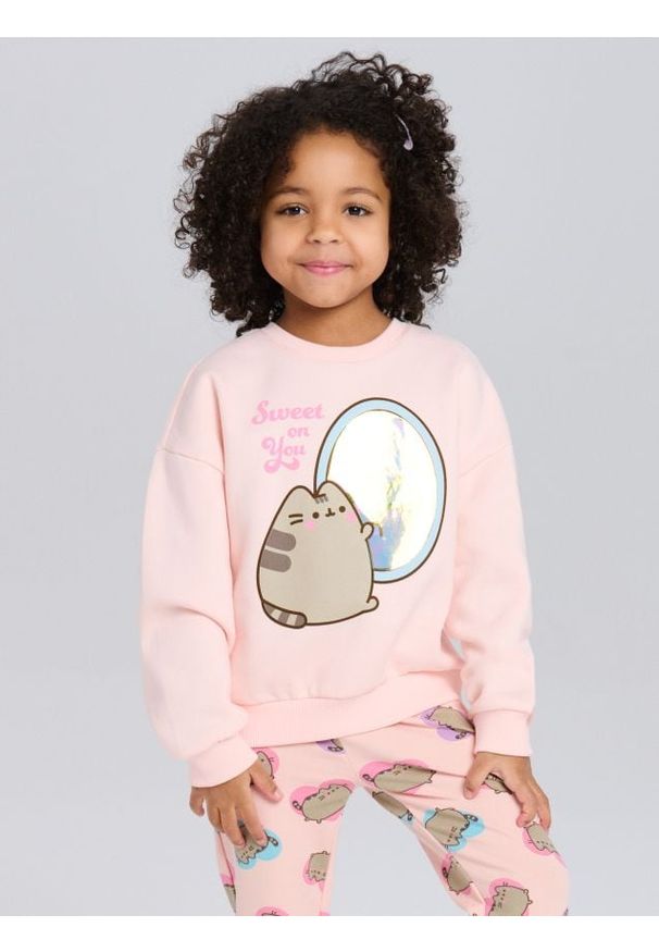 Sinsay - Bluza crewneck z nadrukiem Pusheen the Cat - różowy. Kolor: różowy. Wzór: nadruk