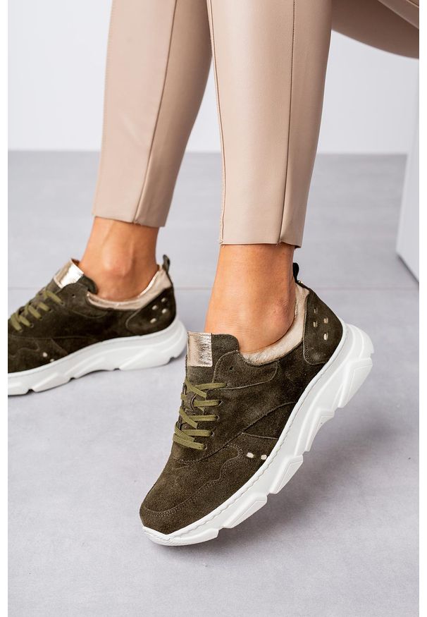 Kati - Oliwkowe sneakersy kati buty sportowe sznurowane 7038. Kolor: zielony