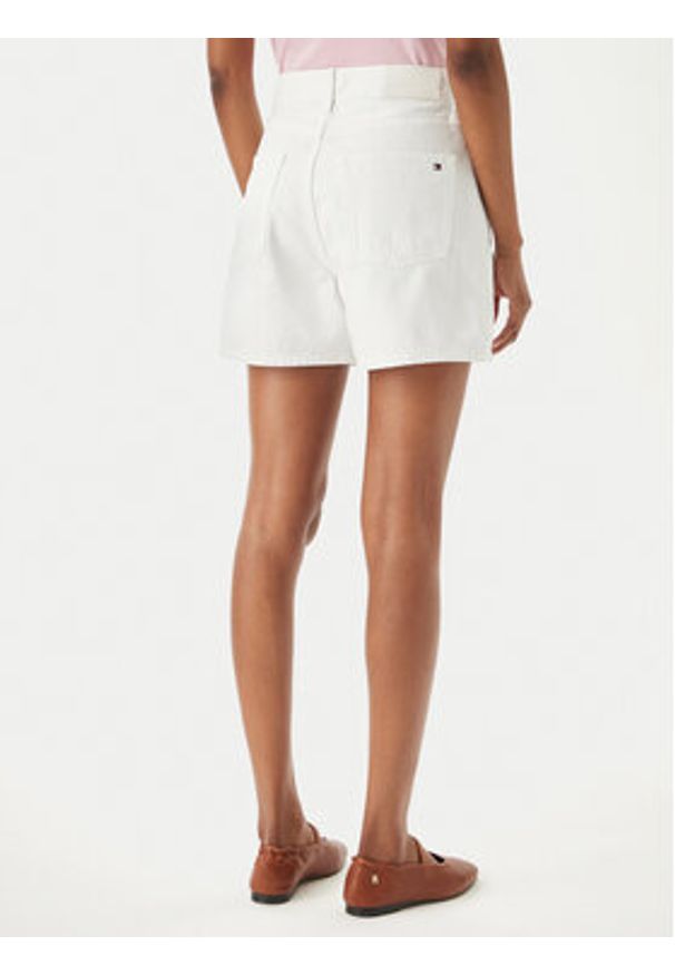 TOMMY HILFIGER - Tommy Hilfiger Szorty jeansowe WW0WW49579 Biały Regular Fit. Kolor: biały. Materiał: bawełna