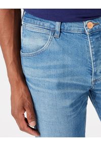 Wrangler - WRANGLER GREENSBORO MĘSKIE SPODNIE JEANSOWE NATURAL INDIGO W15QCU29X 112145824