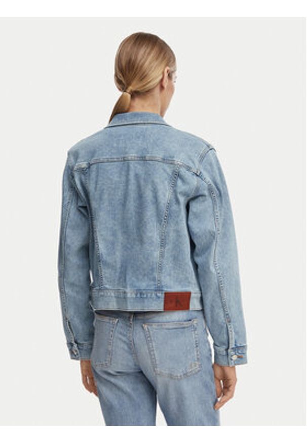 Calvin Klein Jeans Kurtka jeansowa LV047F672G Niebieski jasny Regular Fit. Kolor: niebieski. Materiał: bawełna
