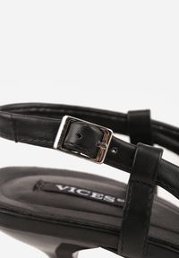 Renee - Czarne Czółenka z Noskiem w Szpic na Obcasie Kaczuszce z Dekoracyjnymi Klamrami Sinitte. Okazja: na co dzień. Nosek buta: szpiczasty. Zapięcie: klamry. Kolor: czarny. Materiał: jeans. Obcas: na obcasie. Styl: casual, wizytowy. Wysokość obcasa: średni #5