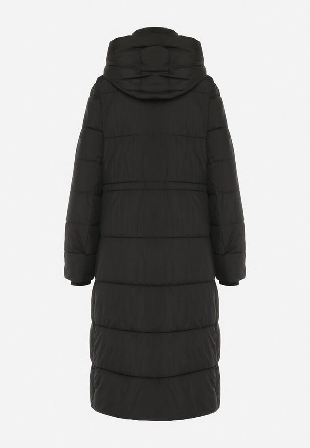 Born2be - Czarna Kurtka Płaszcz za Kolano z Poziomym Pikowaniem i Kapturem Wiskina. Kolor: czarny