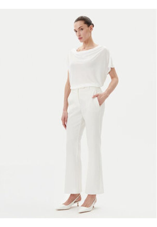 Bruuns Bazaar Bluzka Ginae BBW4362 Biały Regular Fit. Kolor: biały. Materiał: lyocell
