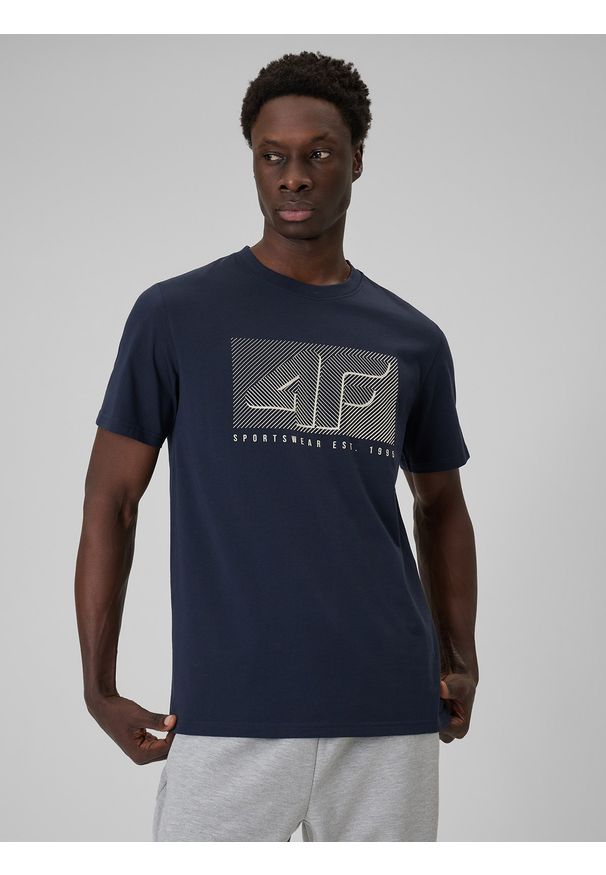4f - 4F T-shirt regular z nadrukiem męski - granatowy L. Okazja: na co dzień. Kolor: niebieski. Materiał: dzianina, materiał, dresówka, skóra, jeans. Wzór: nadruk. Styl: casual, klasyczny