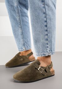 Renee - Zielone Sandały Typu Chodaki z Klamrami Silvermore. Okazja: na co dzień. Zapięcie: klamry. Kolor: zielony. Materiał: skóra, jeans. Styl: casual, street #2