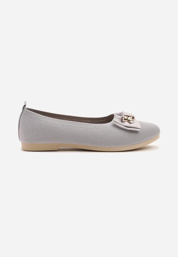 Born2be - Szare Balerinki z Kokardą i Metalicznymi Ozdobami Litelline. Okazja: na co dzień. Kolor: szary. Wzór: aplikacja. Styl: glamour, klasyczny, elegancki, casual
