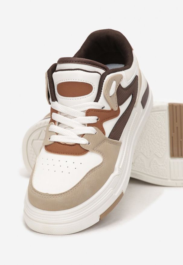 Renee - Ciemnobeżowe Sneakersy Ozdobione Wstawkami i Perforacją z Imitacji Skóry Cressia. Okazja: na co dzień. Nosek buta: okrągły. Zapięcie: sznurówki. Kolor: beżowy. Wzór: aplikacja. Materiał: skóra. Sezon: wiosna, jesień, lato. Obcas: na obcasie. Wysokość obcasa: niski. Sport: fitness