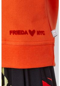 Frieda & Freddies Bluza damska kolor pomarańczowy z kapturem z aplikacją. Typ kołnierza: kaptur. Kolor: pomarańczowy. Materiał: dzianina. Długość rękawa: długi rękaw. Długość: długie. Wzór: aplikacja #4