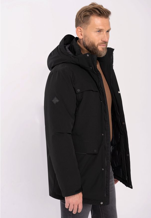 Volcano - Zimowa kurtka J-WOLKEN. Kolor: czarny. Materiał: syntetyk, materiał, poliester, welur, puch. Długość: długie. Sezon: zima