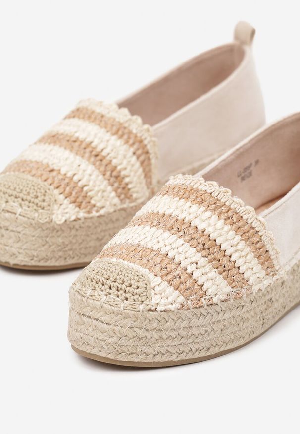 Renee - Beżowe Espadryle na Platformie Ozdobione Plecionką w Stylu Boho Lelisse. Okazja: na co dzień. Kolor: beżowy. Wzór: aplikacja. Sezon: lato. Obcas: na platformie. Styl: boho