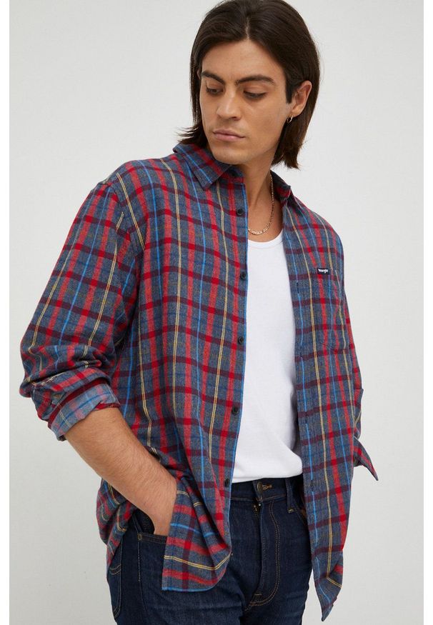 Wrangler koszula bawełniana męska kolor granatowy regular z kołnierzykiem klasycznym. Typ kołnierza: kołnierzyk klasyczny. Kolor: niebieski. Materiał: bawełna. Styl: klasyczny
