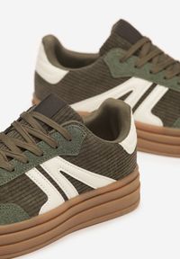 Renee - Zielone Sneakersy Tenisówki na Platformie z Tłoczeniem i Geometrycznym Motywem Kialie. Okazja: na co dzień. Kolor: zielony. Wzór: geometria. Obcas: na platformie #3