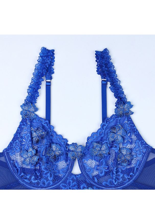 Intica - Komplet bielizny z haftem na specjalne okazje Lavone. Kolor: niebieski. Materiał: tkanina. Wzór: haft