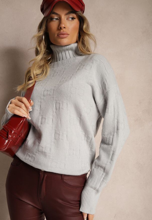 Renee - Szary Golf o Klasycznym Kroju Savelle. Okazja: na co dzień. Typ kołnierza: golf. Kolor: szary. Materiał: jeans. Długość rękawa: długi rękaw. Długość: długie. Styl: klasyczny