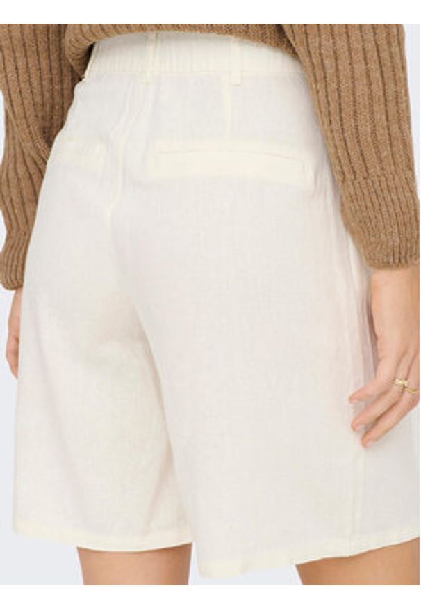 only - ONLY Bermudy Caro 15278792 Biały Loose Fit. Kolor: biały. Materiał: len, wiskoza