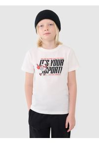 4f - 4F T-shirt regular z nadrukiem chłopięcy - biały 152 (11-12 lat). Okazja: na co dzień. Kolor: biały. Materiał: dzianina, bawełna, jersey. Długość rękawa: krótki rękaw. Długość: krótkie. Wzór: nadruk. Sezon: lato. Styl: klasyczny, sportowy, casual