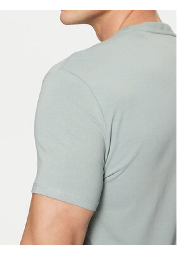 Guess T-Shirt M2YI24 J1314 Błękitny Slim Fit. Kolor: niebieski. Materiał: bawełna