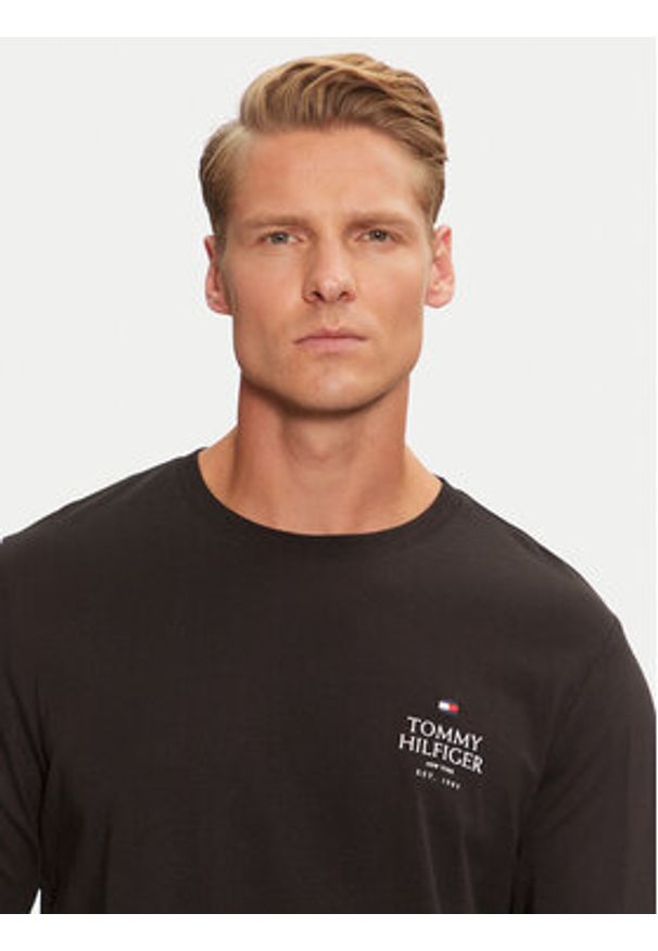 TOMMY HILFIGER - Tommy Hilfiger Longsleeve MW0MW36501 Czarny Regular Fit. Kolor: czarny. Materiał: bawełna. Długość rękawa: długi rękaw
