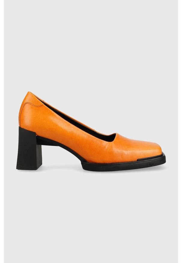 Vagabond Shoemakers czółenka skórzane Edwina kolor pomarańczowy na słupku. Kolor: pomarańczowy. Materiał: skóra. Obcas: na słupku. Wysokość obcasa: średni