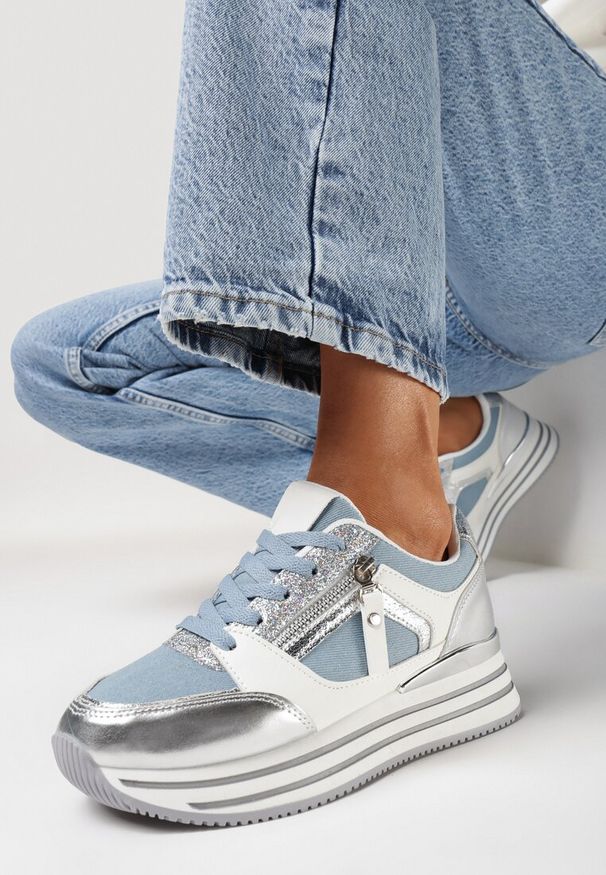 Born2be - Niebieskie Sneakersy na Grubej Podeszwie Ozdobione Suwakiem i Brokatem Amudda. Kolor: niebieski. Materiał: jeans. Wzór: aplikacja