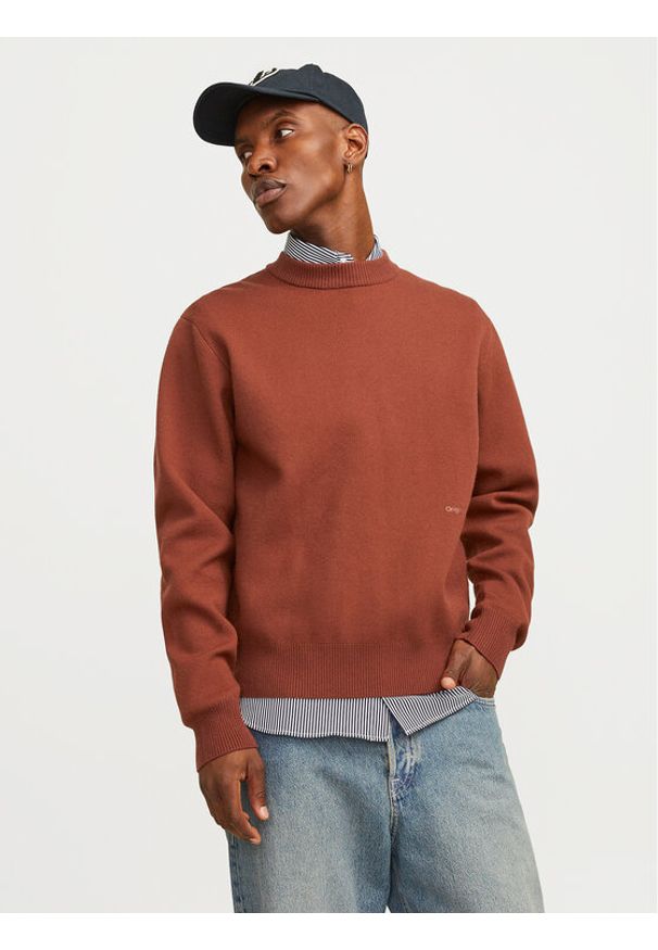 Jack & Jones Sweter Vesterbro 12261852 Brązowy Loose Fit. Kolor: brązowy. Materiał: wiskoza