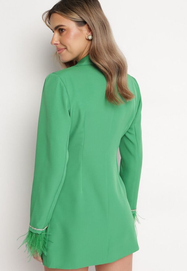 Born2be - Zielona Sukienka Mini o Fasonie Marynarki z Cyrkoniami Silveria. Kolor: zielony. Długość: mini