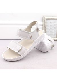Skórzane komfortowe sandały damskie na rzepy białe Helios 136.188. Zapięcie: rzepy. Kolor: biały. Materiał: skóra #6