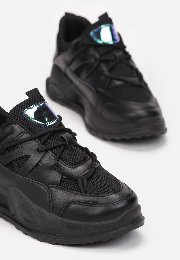 Renee - Czarne Sneakersy Atel. Wysokość cholewki: przed kostkę. Kolor: czarny. Materiał: jeans, materiał. Szerokość cholewki: normalna. Wzór: aplikacja, napisy