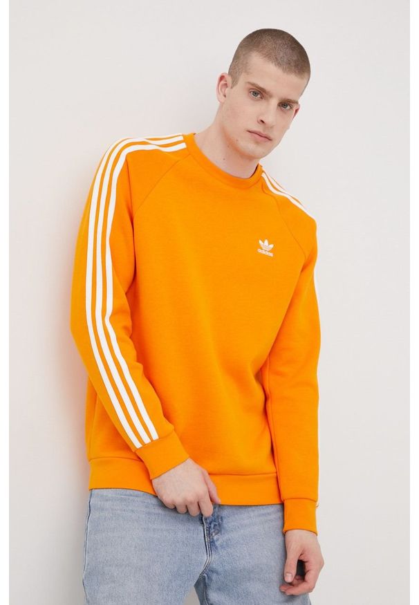 adidas Originals bluza Adicolor HE9485 męska kolor pomarańczowy z aplikacją. Kolor: pomarańczowy. Materiał: poliester, bawełna. Długość rękawa: raglanowy rękaw. Wzór: aplikacja