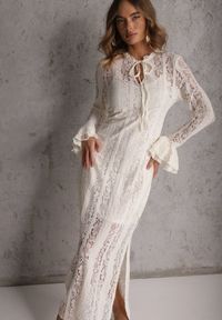 Renee - Beżowa Taliowana Sukienka z Koronki Zdobiona Wiązaniem przy Szyi Terienna. Okazja: na imprezę. Kolor: beżowy. Materiał: koronka. Długość rękawa: na ramiączkach. Wzór: aplikacja, koronka. Sezon: lato. Typ sukienki: oversize #1