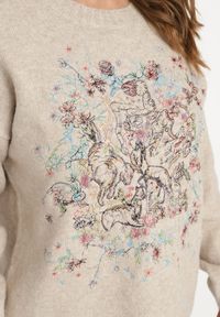 Born2be - Brązowy Sweter Ozdobiony Haftowanym Wzorem Inadrea. Okazja: na co dzień. Kolor: beżowy. Materiał: jeans. Długość rękawa: długi rękaw. Długość: długie. Wzór: haft, aplikacja. Styl: klasyczny, casual, elegancki #3