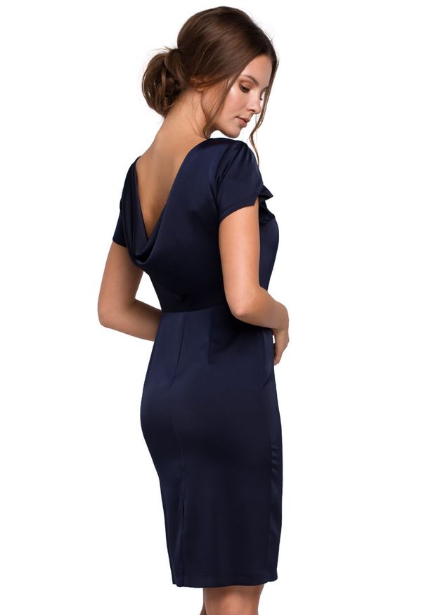 Makover - Piękna elegancka sukienka z efektownym dekoltem na plecach. Materiał: materiał. Typ sukienki: ołówkowe, dopasowane. Styl: elegancki