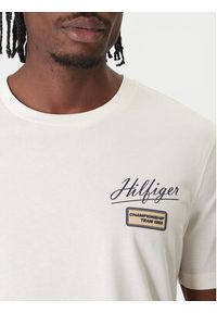 TOMMY HILFIGER - Tommy Hilfiger T-Shirt Modern Ath Graphic MW0MW41471 Écru Regular Fit. Materiał: bawełna #2