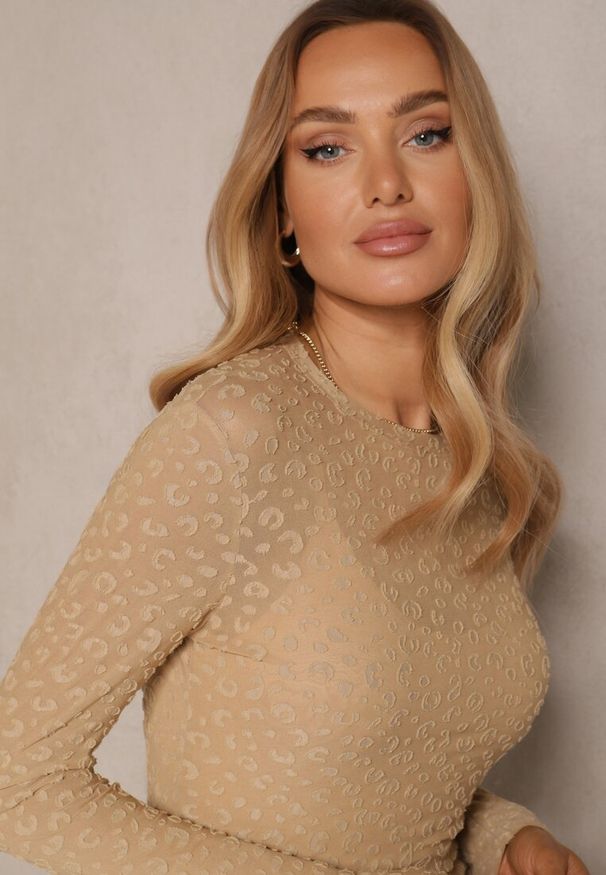 Renee - Beżowa Sukienka z Siateczki z Wiskozą Zdobiona Panterkowym Printem Adellona. Okazja: na co dzień. Kolor: beżowy. Materiał: wiskoza. Długość rękawa: na ramiączkach. Wzór: aplikacja, nadruk. Typ sukienki: proste, dopasowane. Styl: casual