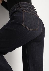 Born2be - Granatowe Szerokie Jeansy Straight z Wysokim Stanem Salenae. Okazja: na co dzień. Stan: podwyższony. Kolor: niebieski. Styl: casual, elegancki