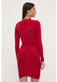 Marciano Guess sukienka kolor bordowy mini dopasowana. Kolor: czerwony. Materiał: dzianina. Długość rękawa: długi rękaw. Typ sukienki: dopasowane. Długość: mini #3