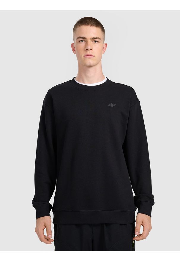 4f - 4F Bluza dresowa nierozpinana bez kaptura męska - czarna XL. Okazja: na co dzień. Typ kołnierza: bez kaptura. Kolor: czarny. Materiał: dresówka. Styl: casual